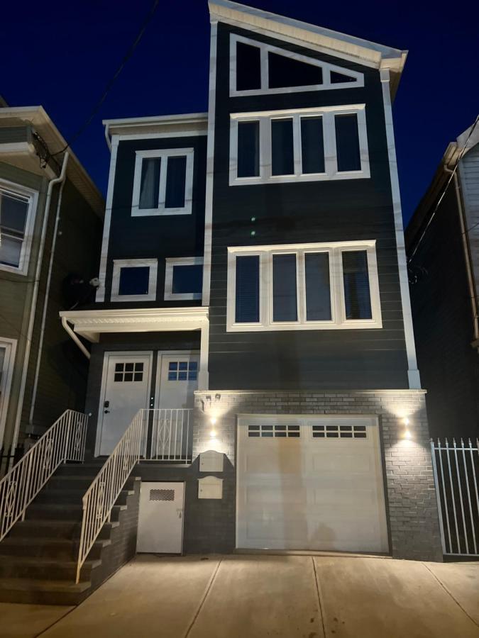 Springview Homes 12Mins From Ewr & 3 Mins From University Hospital Ньюарк Экстерьер фото